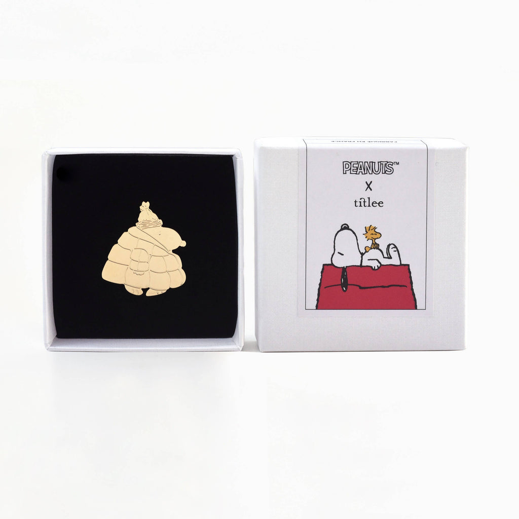 SNOOPY JANUARY lapel pin  x Snoopy & The Peanuts