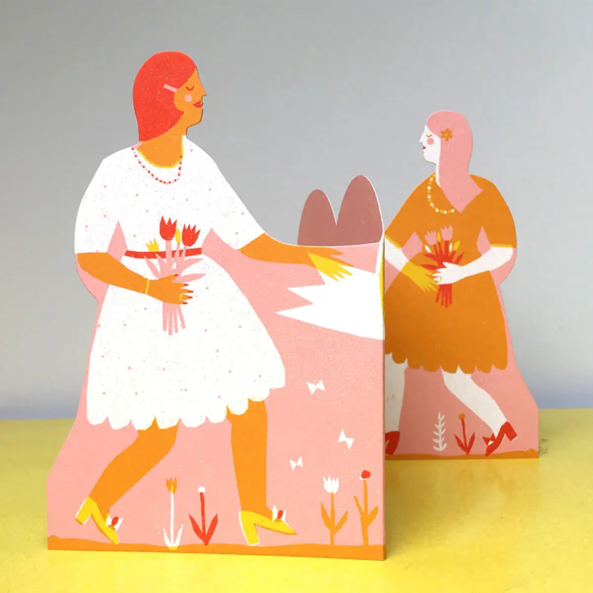 TWO WOMEN CONCERTINA HEART CARD